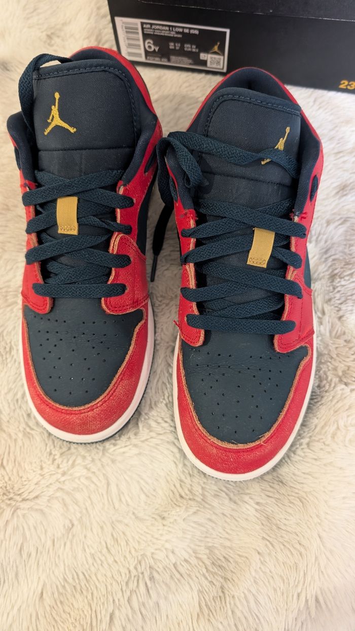 Baskets Air Jordan 1 Low SE (GS) 38,5 - photo numéro 5
