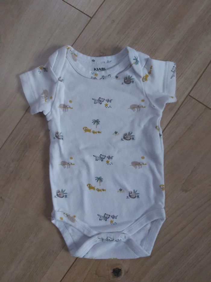 Lot de 3 bodies manches courtes mixte garçon/fille Kiabi 3 mois comme neuf (78) - photo numéro 5