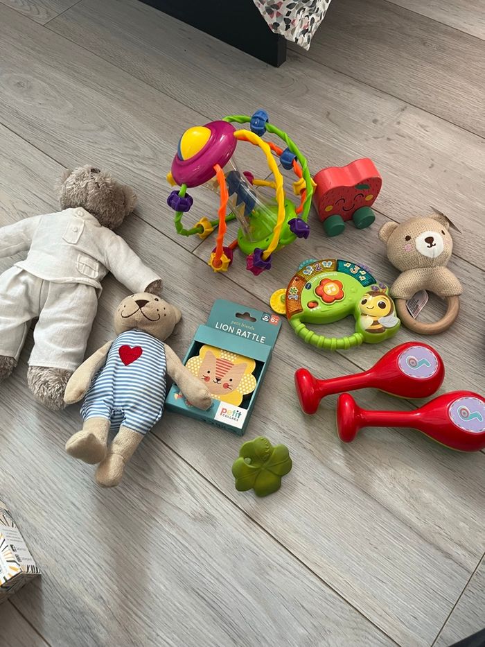 Lot jouets 1er âge