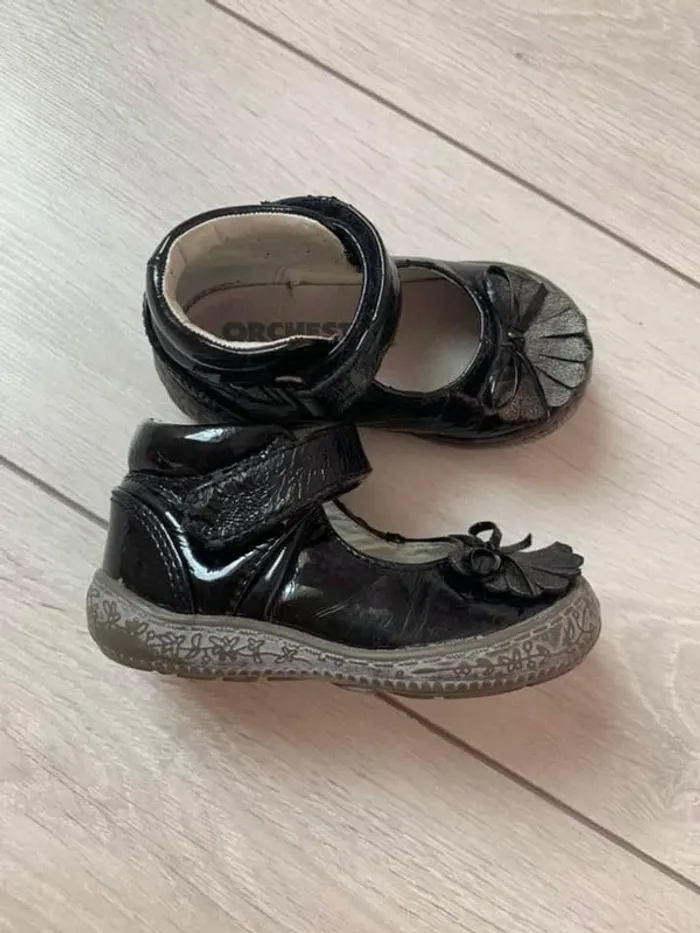 Chaussure style babies pointure 21 - photo numéro 7
