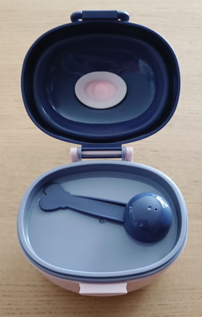 Boîte à lait de bébé de voyage 330ml rose et bleu avec cuillère doseuse - photo numéro 2