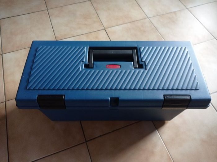 Grande caisse à outils "Rubbermaid"