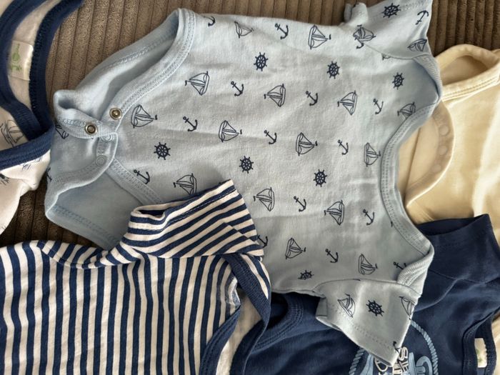 9 bodies - photo numéro 6