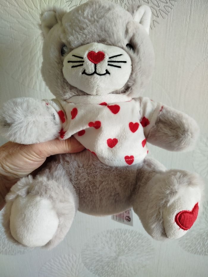 Une peluche Chat