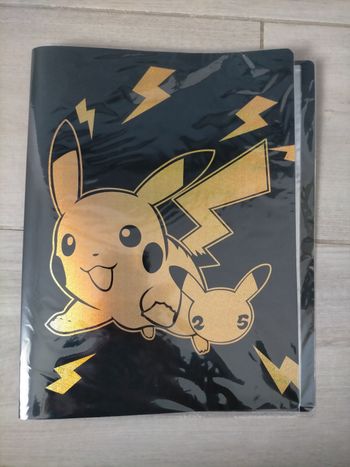 Classeur pokémon brillant 540 empl 