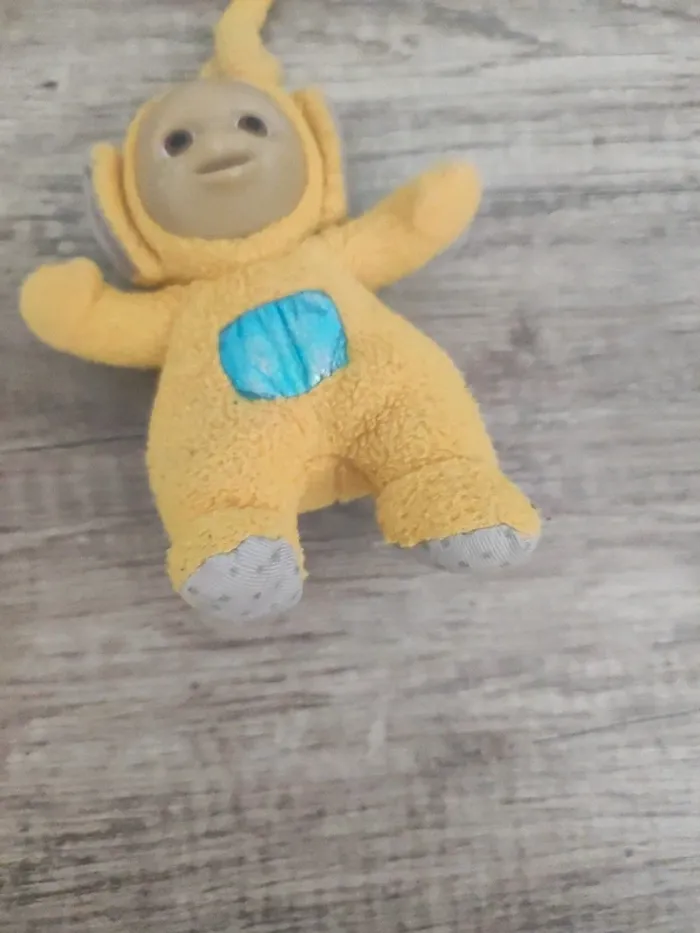 Peluche Teletubbies jaune Laa-Laa - photo numéro 4