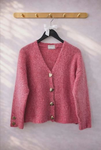 Gilet cardigan rose corail maille duveteuse laine boutons cœurs dorés new studio easyclothes