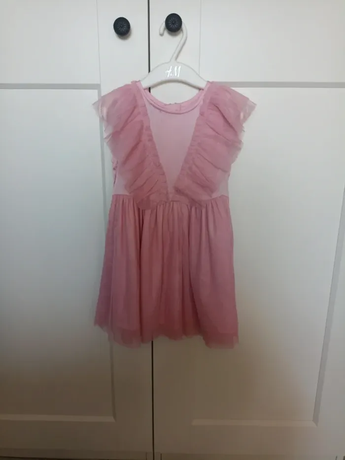 Robe a volants rose