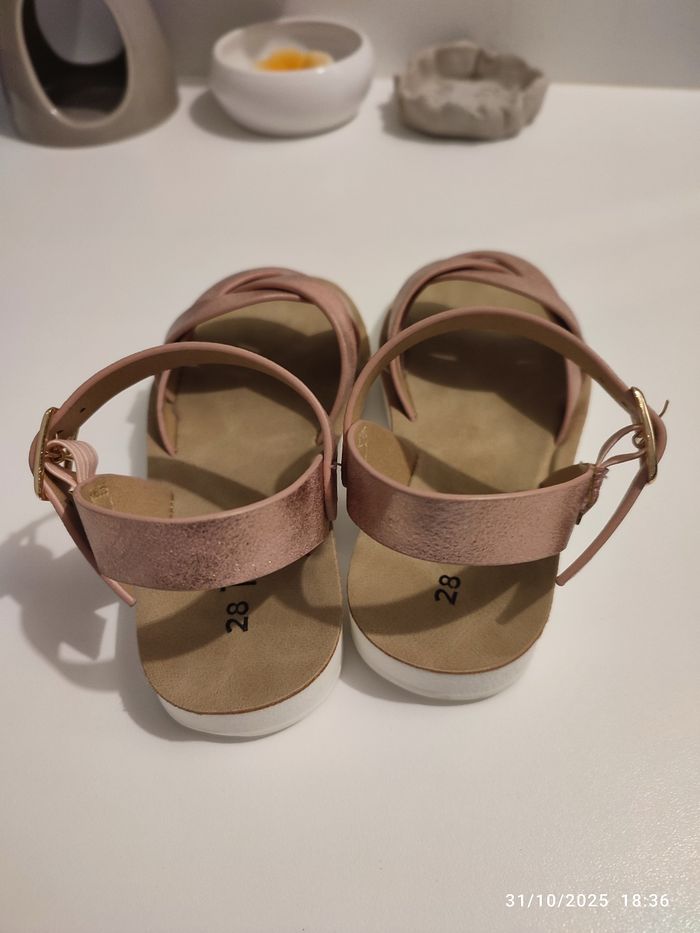 Sandales rose - photo numéro 3