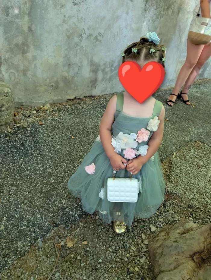 Magnifique robe de cérémonie vert fleurie 18-24 mois - photo numéro 3