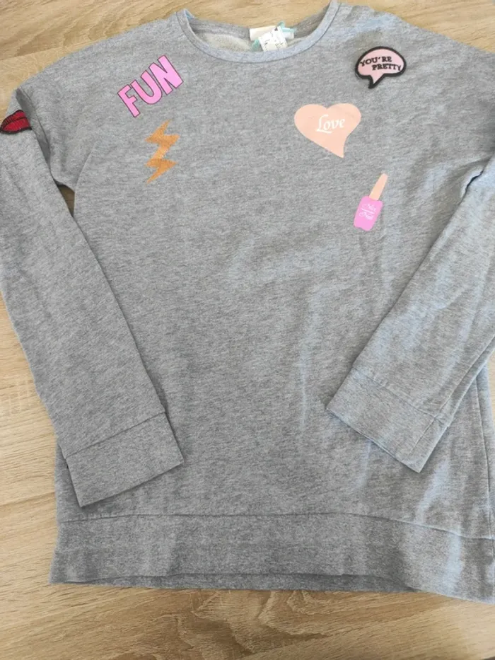 Sweat fille name it