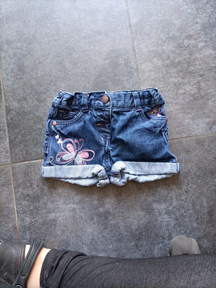Short en jean ajustable