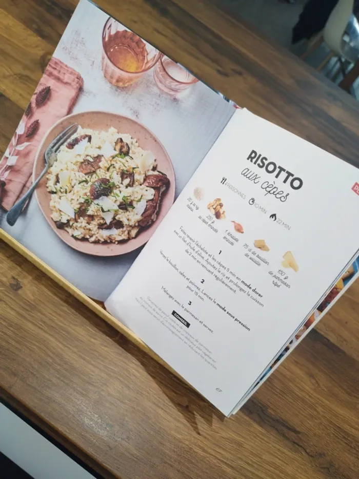 Livre de cuisine "Mes recettes de fêtes au cookeo" neuf. - photo numéro 5