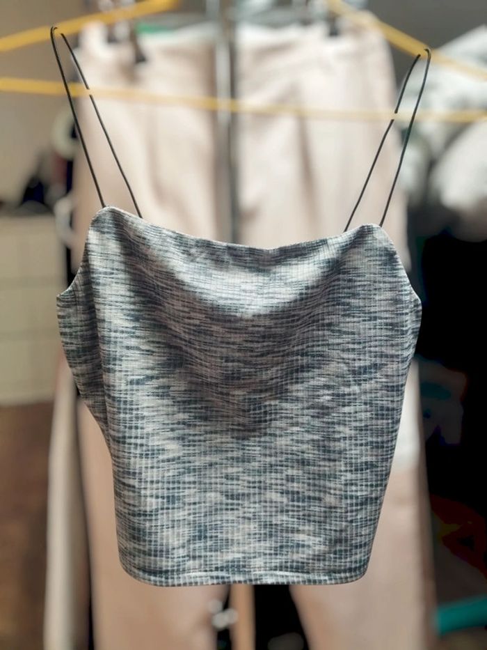 Crop top, top court à bretelles taille M neuf