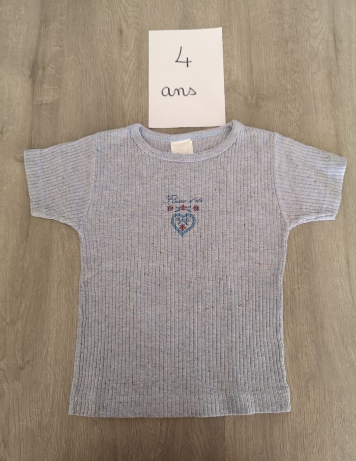 Tee shirt bleu côtelé 4 ans