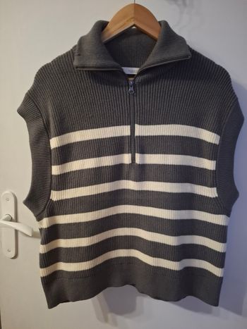 Pull sans manche zara raille 38/40 sur l'étiquette 38 en tres bon etat