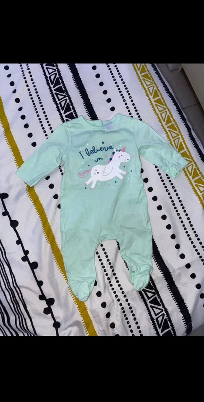 Pyjama fille taille 1 mois