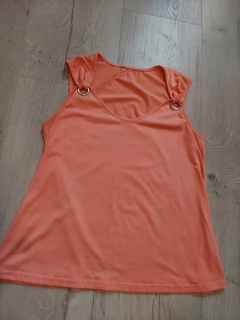 Haut T 38 état neuf