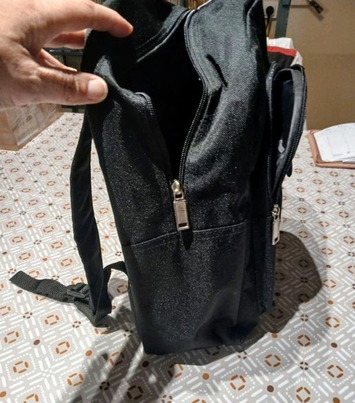 Sac à dos neuf - photo numéro 4