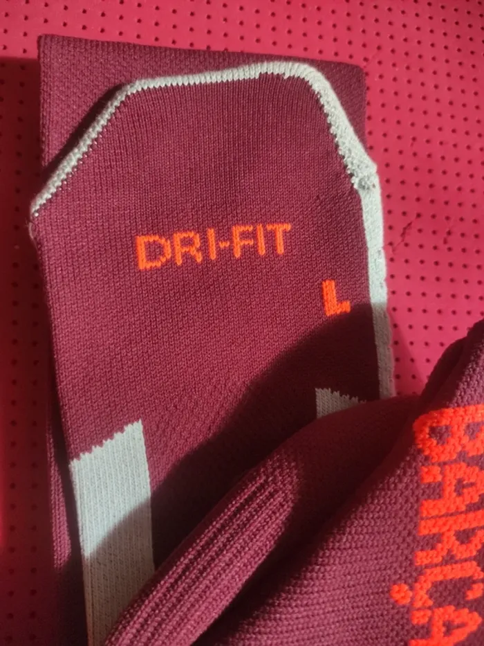 Chaussettes de foot FC Barcelone, Nike Authentique Officiel taille 38/42, Neuf - photo numéro 4