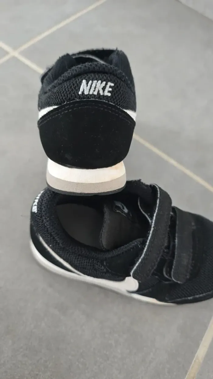 Basket nike noir et blanche - photo numéro 2