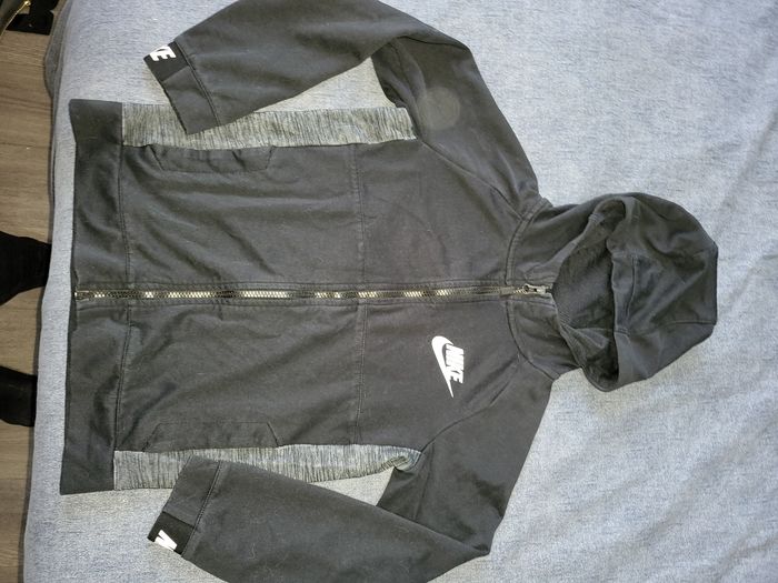 Veste Nike taille 10/12ans très bon état !