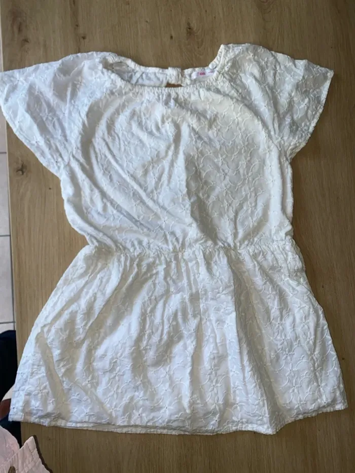 Robe brodée coton