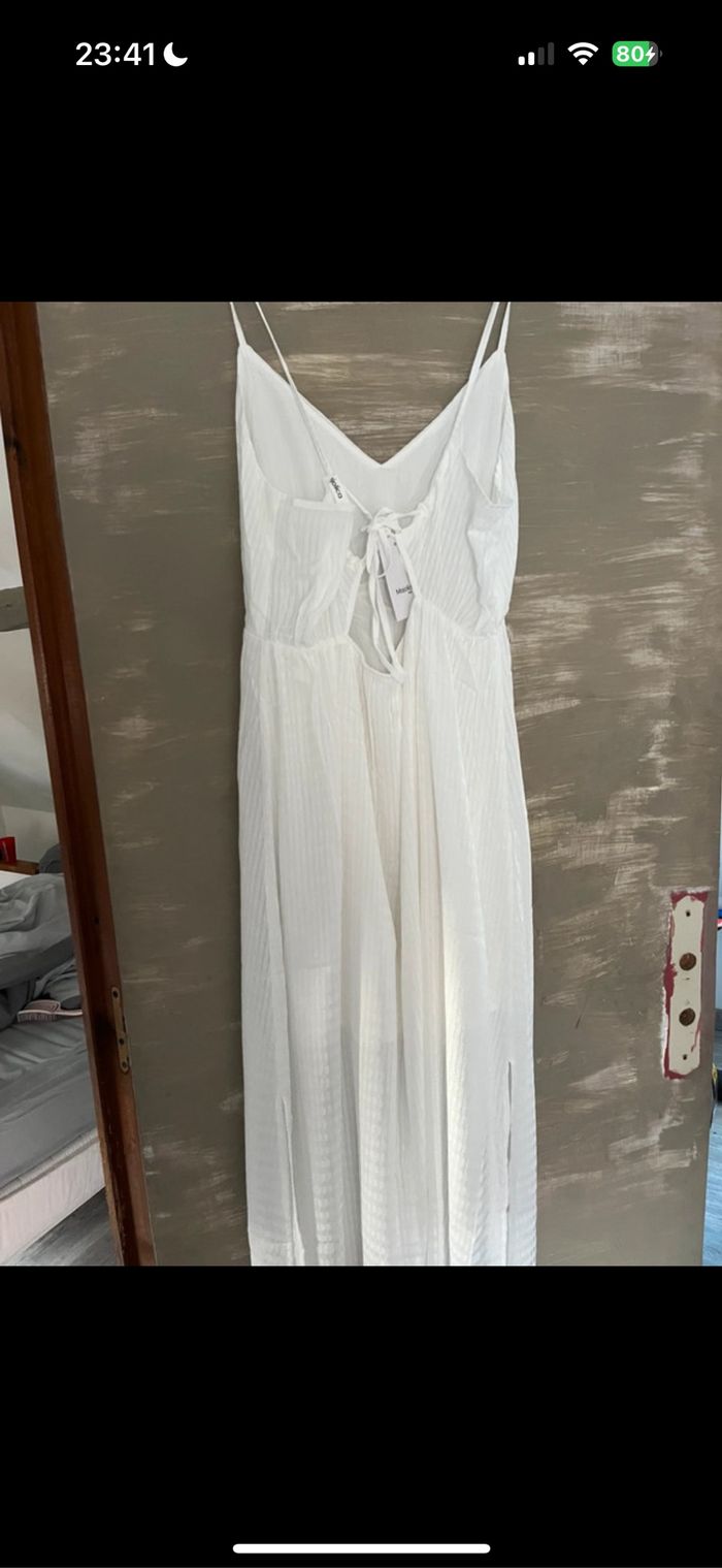 Longue robe blanche - photo numéro 3