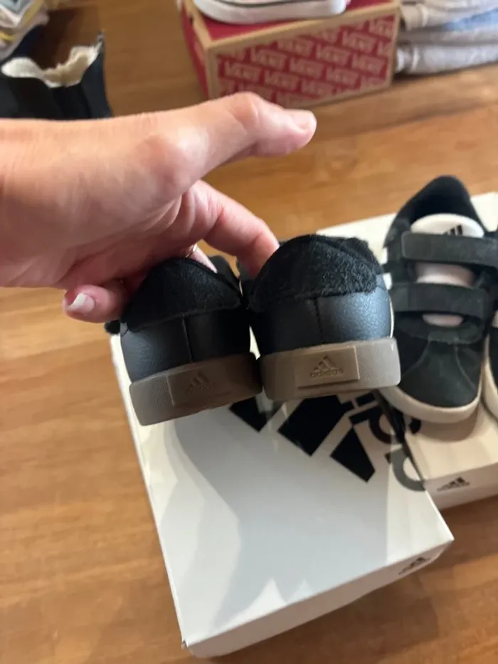 Basket noir adidas t24 - photo numéro 4