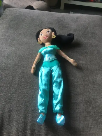 Poupée Jasmine qui fait de la musique 🎵
