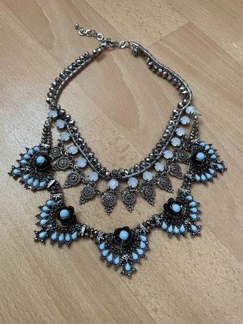 Collier plastron