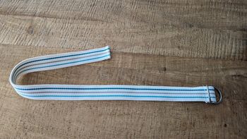 Ceinture blanche rayée bleu