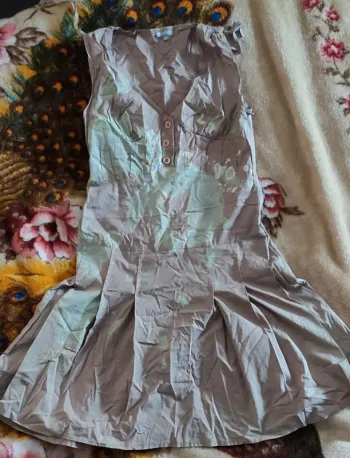 Jolie robe Naf Naf 38 vert kaki marron