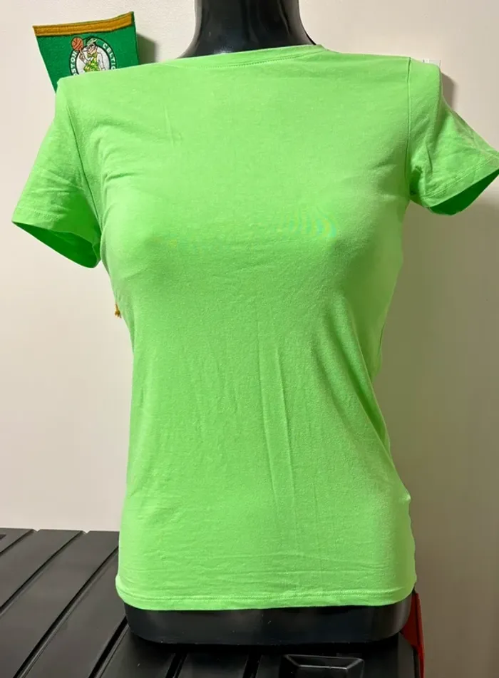 T-shirt vert fluo Primark – Taille 36/38– Coupe ajustée - photo numéro 3