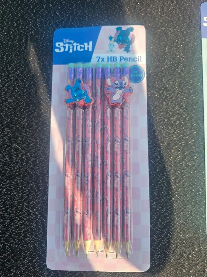 Lot de crayons stitch