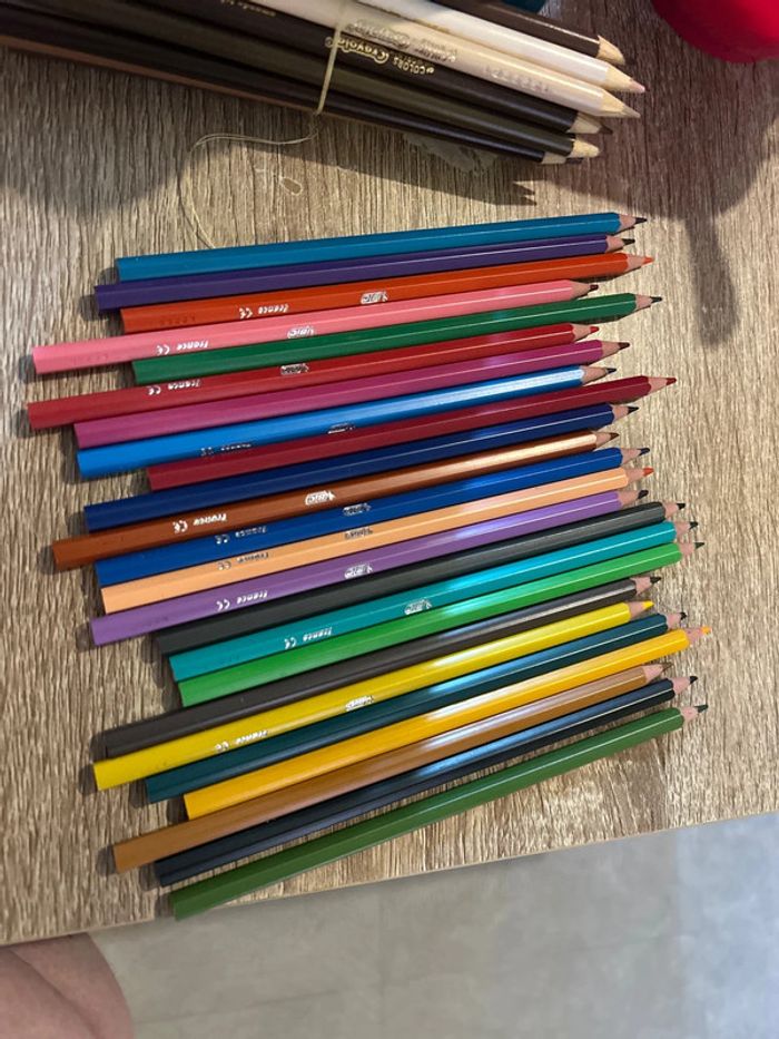 24 crayon de couleur bic - photo numéro 2