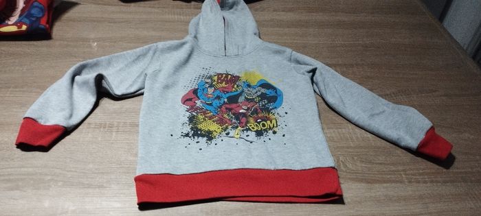 Sweat à capuche gris et rouge League des justiciers