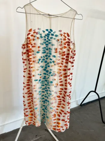 Robe chic à sequins Issa London