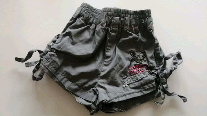 Short leger neuf 6 mois