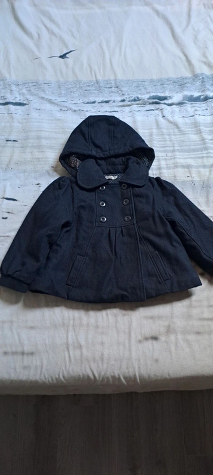 Manteau court. Tape à I'œeil. Taille 6 ans.