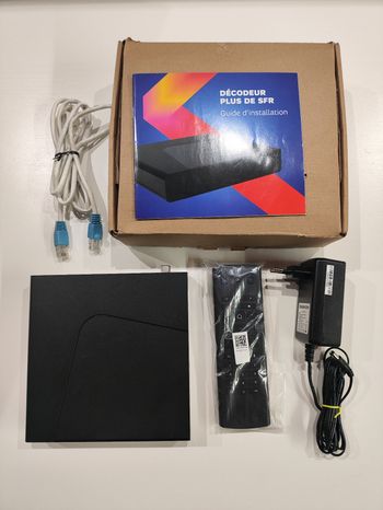 Boitier Décodeur TV SFR Plus STB7V + Télécommande Vocale + Alimentation + RJ45 - TNT HD UHD 4k