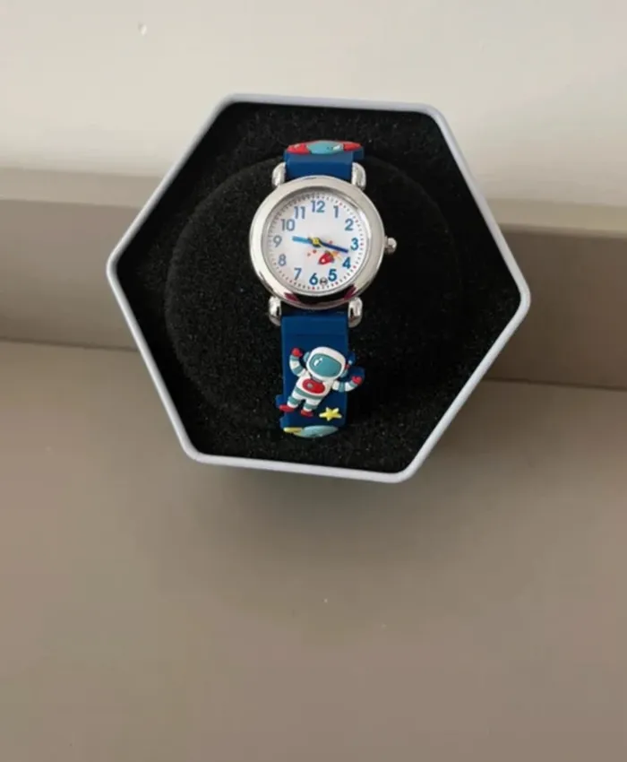 Jolie montre astronaute - photo numéro 2