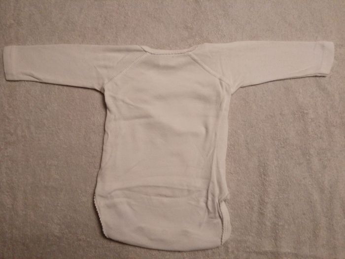 Lot de 2 bodies (réf interne C29-C28)(familleac72) - photo numéro 3