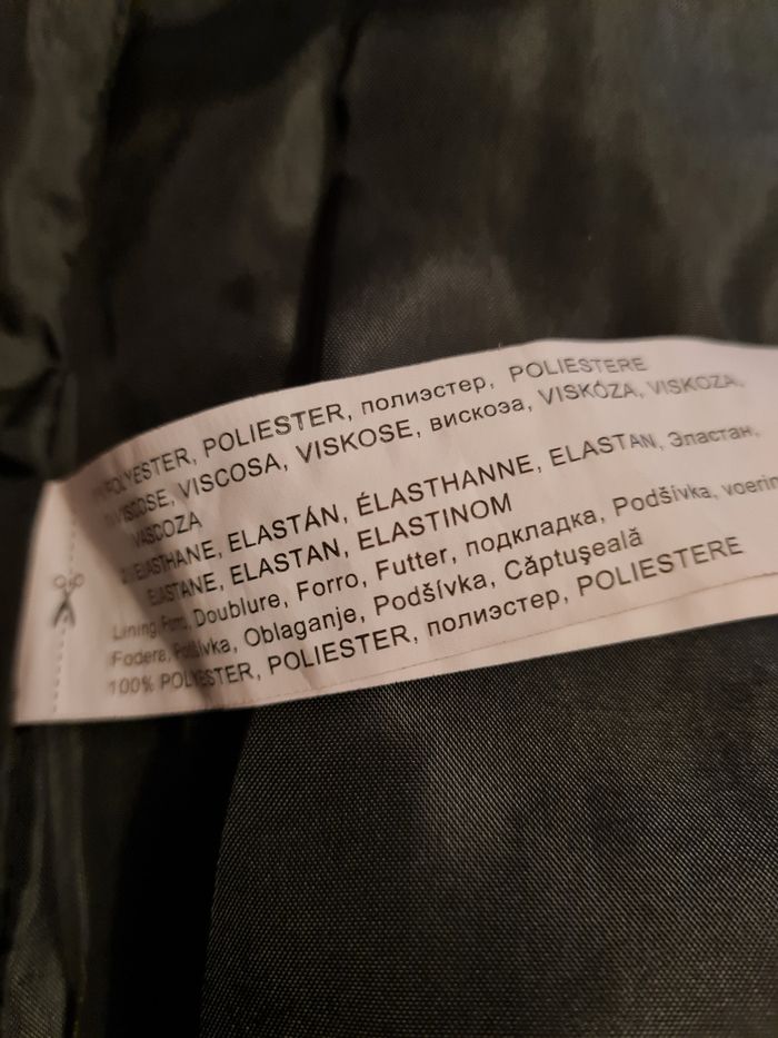 Veste et pantalon tailleur - photo numéro 2