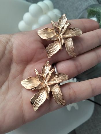 Boucles d'oreilles dorées fleurs