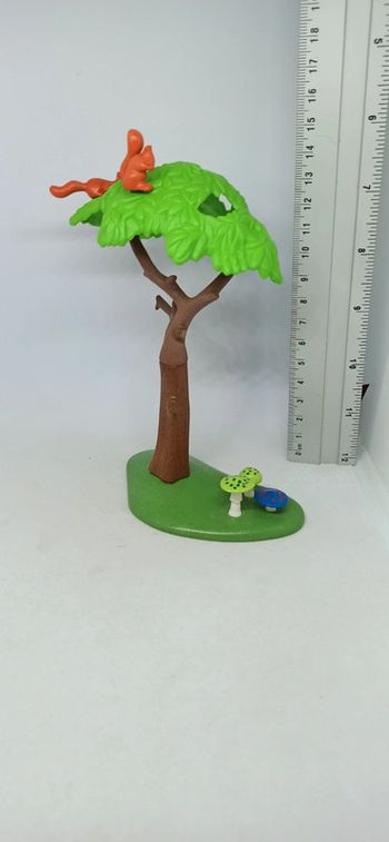 Arbre avec écureuils et champignons playmobil