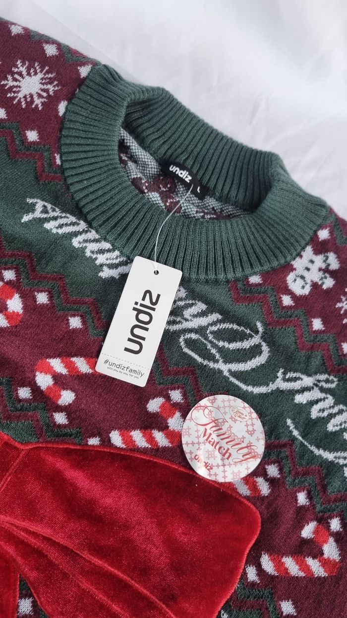 Pull de Noël Moche Tressé Nœud Velours Rouge et Vert - "Merry Christmas" - photo numéro 3