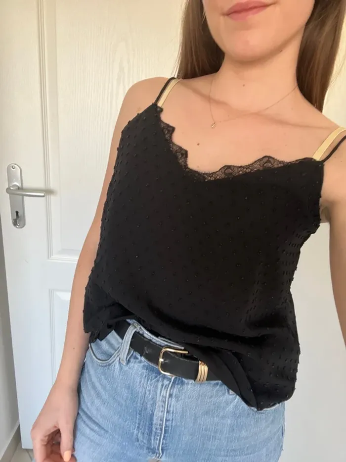 Débardeur noir avec dos à motifs