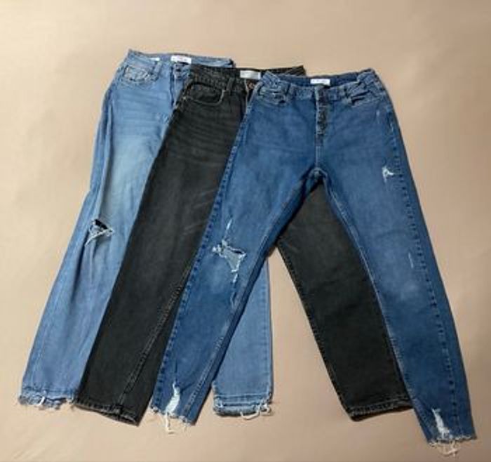 Lot de 3 jeans  (2 troués ) taille 32