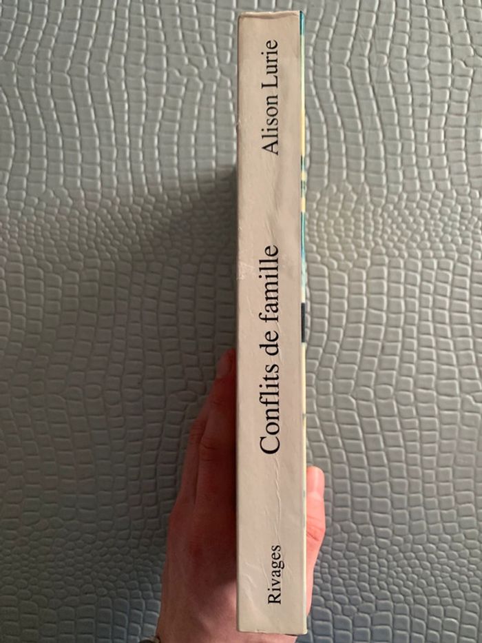 Livre : Conflits de famille d’Alison Lurie - photo numéro 3